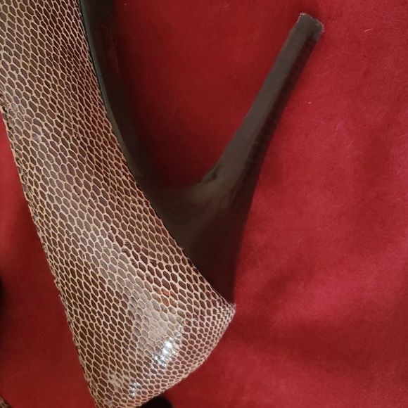 Ruffle Detail Stilettos - Picture 6 of 10